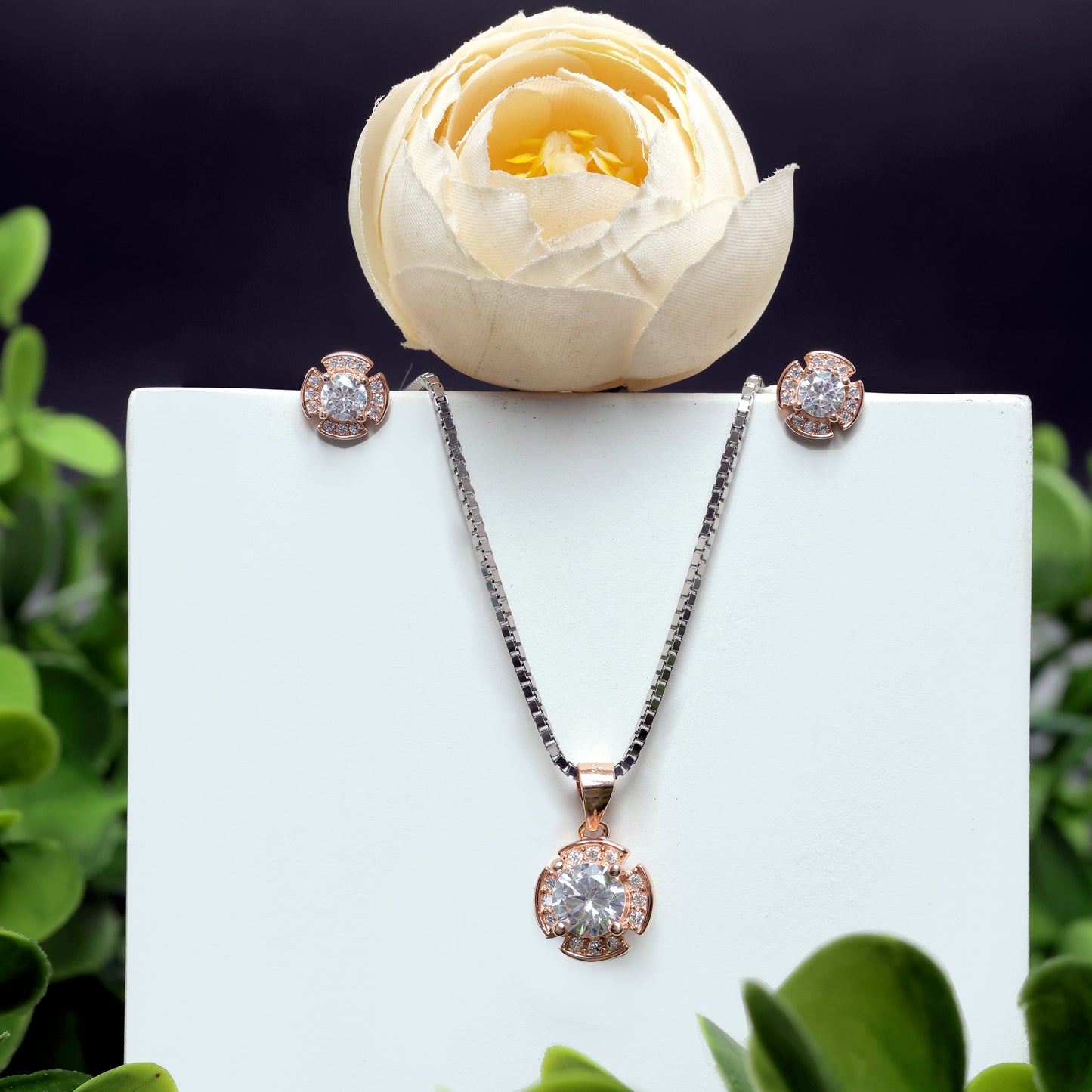 Topaz Studded Round Shape Pendant & Earring Set - varudijewellers