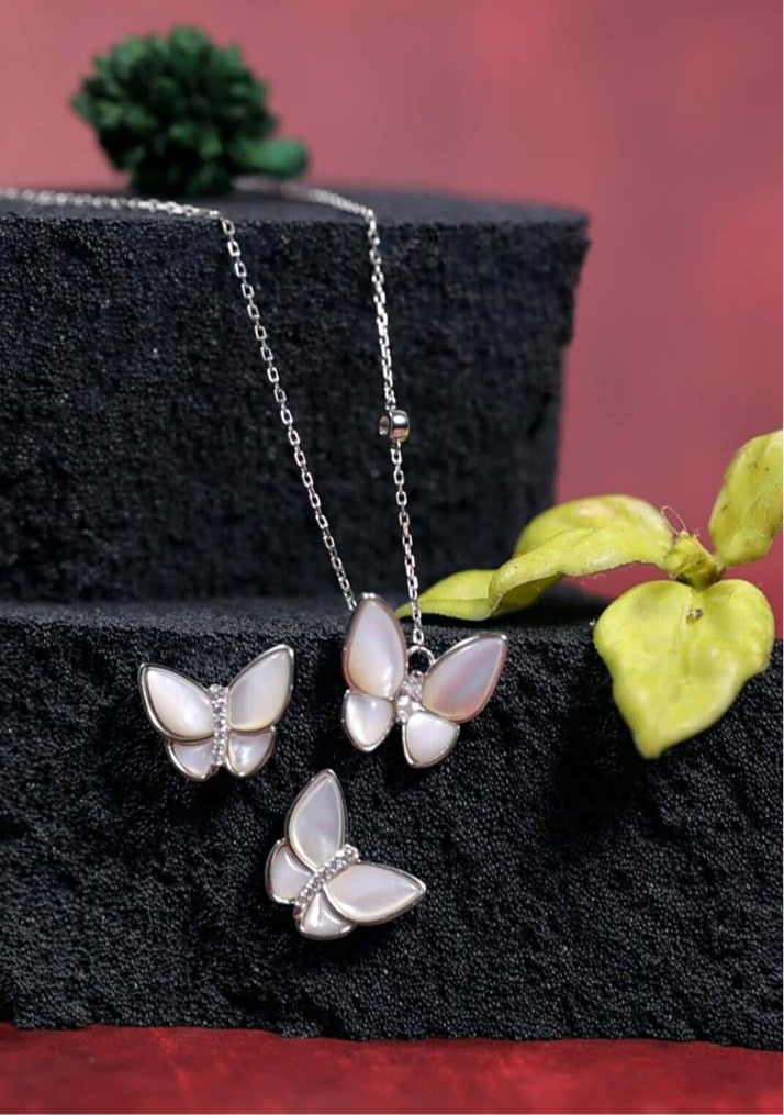 Butterfly Pendant & Earrings Set - varudijewellers